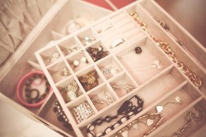 opened-jewelry-box-1080x720